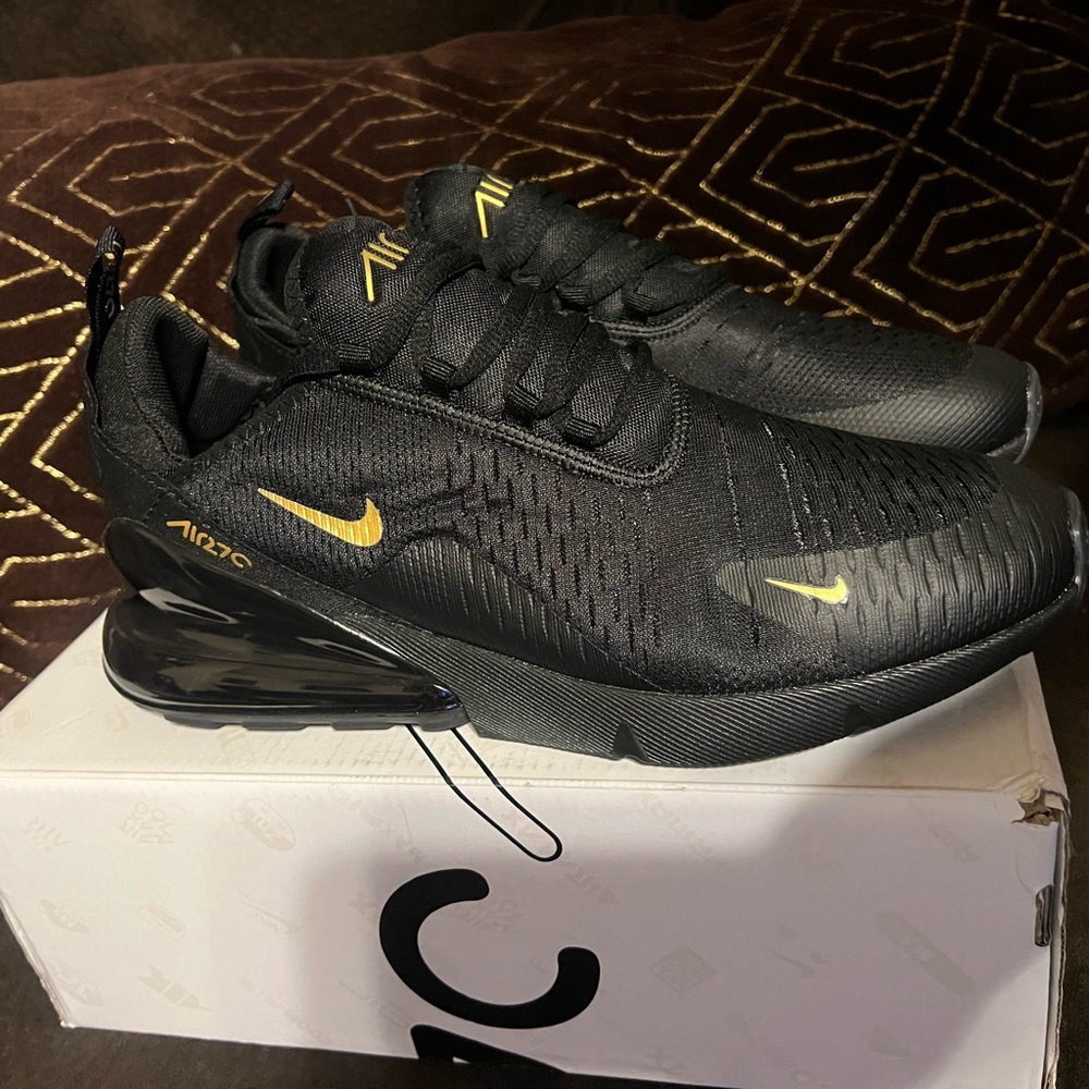 New Nike 270 Black/Gold Sz 9 Rare